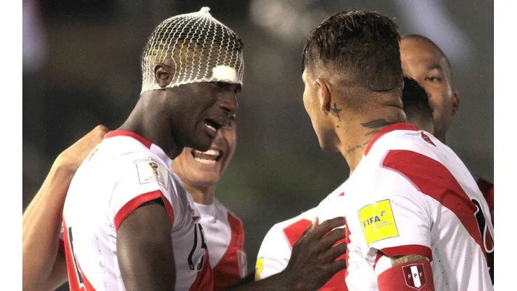 Ramos y Guerrero en un partido de Perú.
