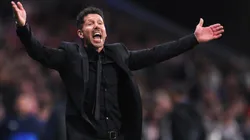 SIEMPRE EUFÓRICO. Simeone, dando indicaciones en el partido del Atlético Madrid ante el Qarabag.