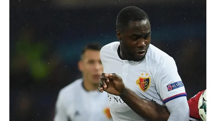 Eder realizó una pirueta de lujo ante Benfica.