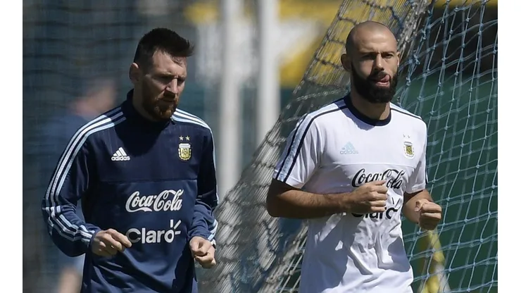 COMPAÑEROS. Messi y Mascherano comparten club y selección desde 2010.