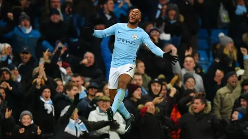 Sterling festeja un tanto en Manchester City.