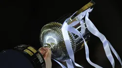 La Copa del Rey, mirando al cielo.