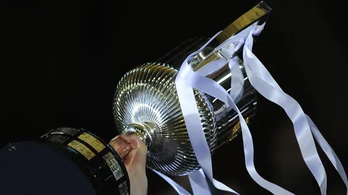 La Copa del Rey, mirando al cielo.