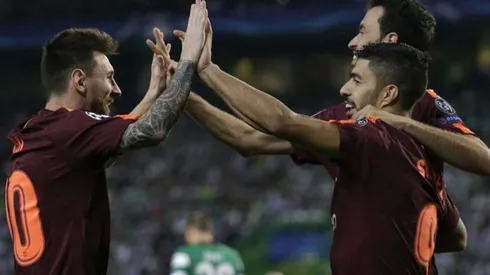 CELEBRA EL BARCELONA. Así festejaron Messi, Suárez y Busquets en Portugal contra el Sporting.