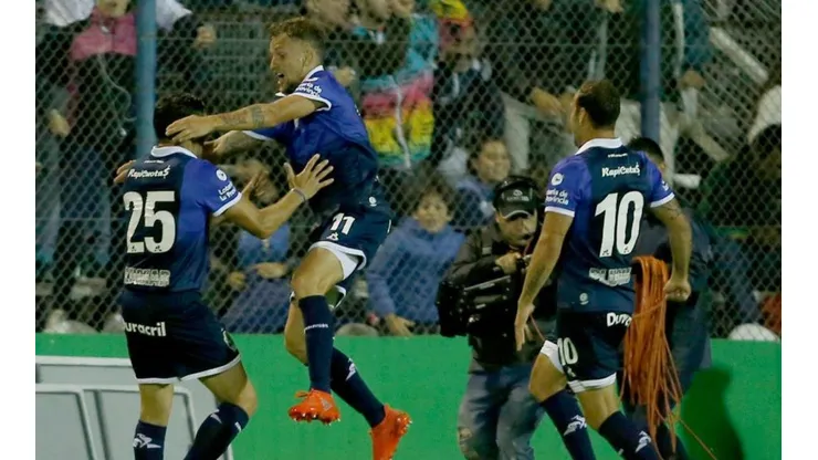 Colazo celebra la primera conquista de Gimnasia.