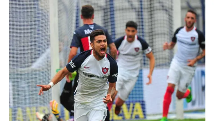 Paulo Díaz festeja su tanto ante Tigre.