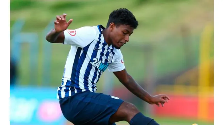 Araujo podría vivir su primera experiencia en el exterior.