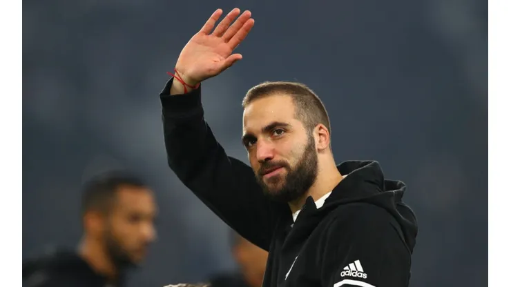 INMUNIDAD. Higuaín saluda a las críticas.