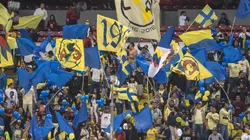 "NO TE COMPARES". La manta que se exhibió ayer en el Azteca.