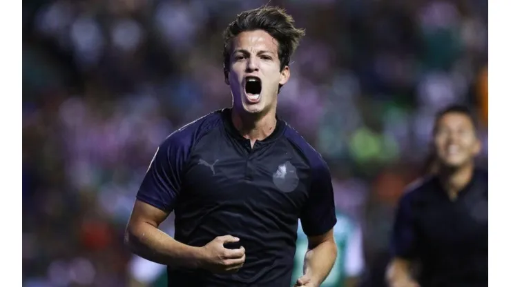 CON UN PIE AFUERA. Carlos Fierro podría haber gritado sus últimos goles con el Rebaño Sagrado.
