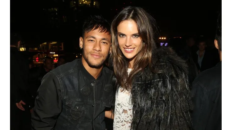 Neymar junto a su superamiga Alessandra Ambrossio.