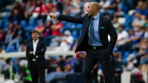 Paco Jémez da órdenes en el Estadio Azul