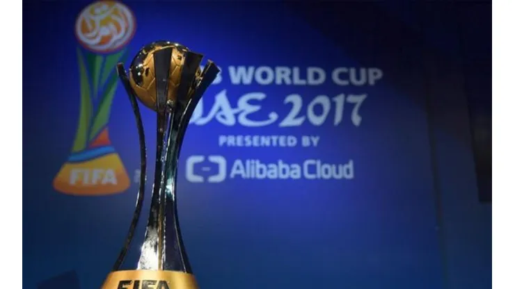 ESPERA EN EMIRATOS. El trofeo del Mundial de Clubes que será entregado el 16 de diciembre.