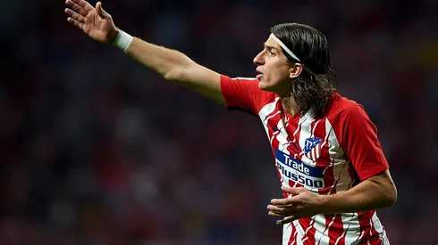 Filipe Luis en el duelo entre Atlético Madrid y Málaga.