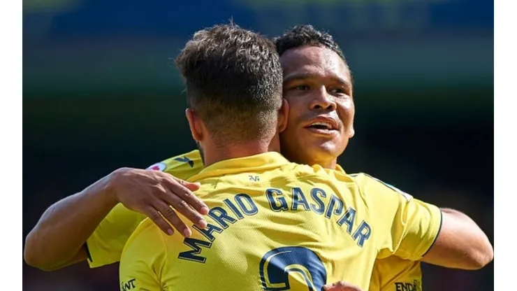 Carlos Bacca celebra un gol con Villarreal