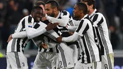 Juventus celebra uno de sus tantos ante Crotone.
