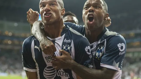 Carlos Sánchez celebra su tanto.