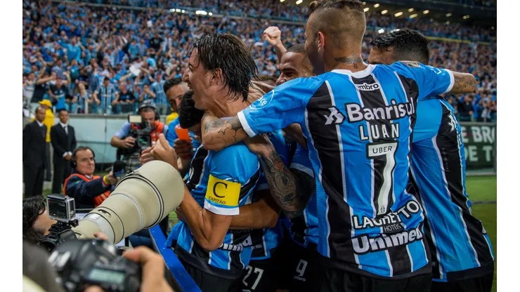 Gremio v Lanus - Copa Bridgestone Libertadores 2017 Final