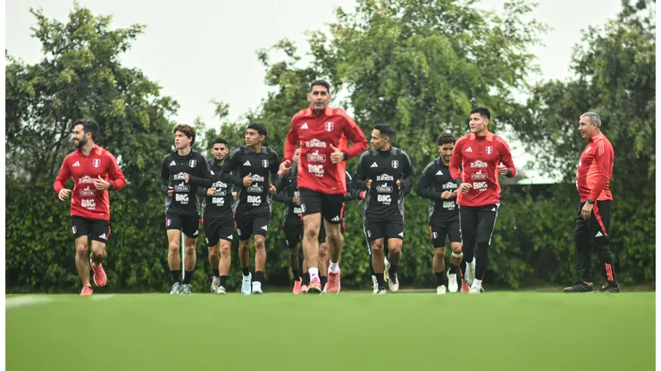 Oncena de Perú contra Uruguay por las Eliminatorias