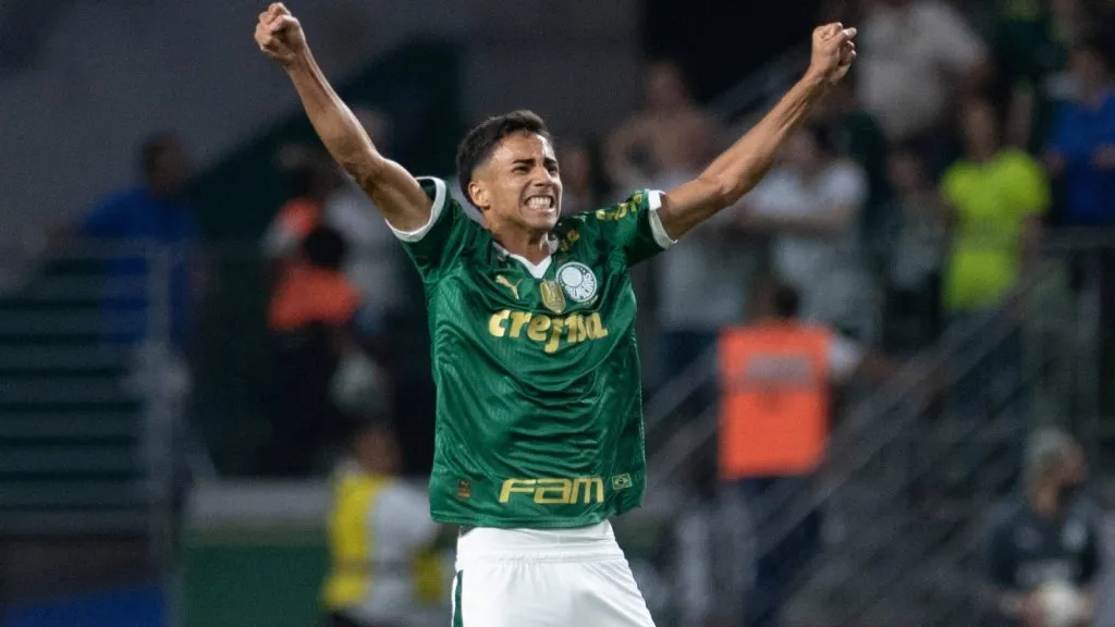 Real Madrid y Arsenal inician charlas con Vitor Reis: IMAGO