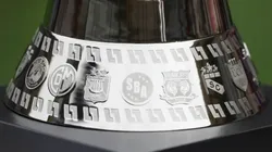 Un campeón del fútbol peruano regresa por decreto legal