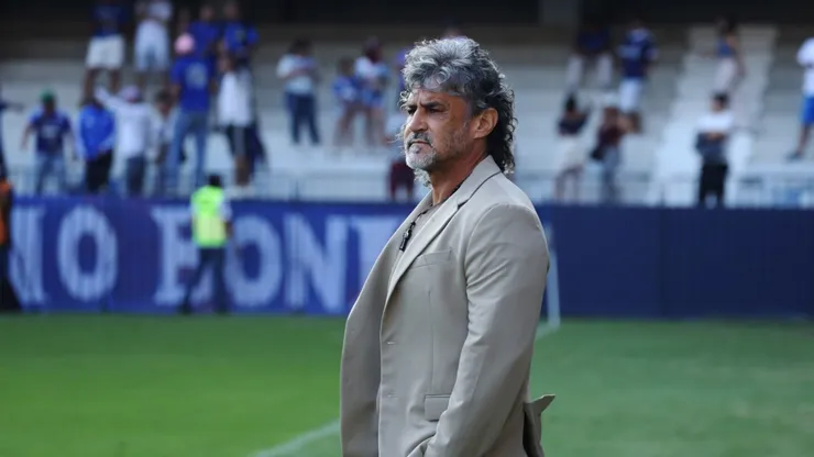 Emelec ya le busca reemplazo a Leonel Álvarez.