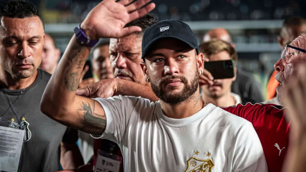 Neymar ya fue ovacionado durante su última visita al Santos: IMAGO