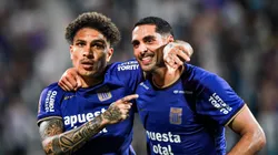 Paolo Guerrero y Pablo sabbag, jugadores de Alianza Lima.