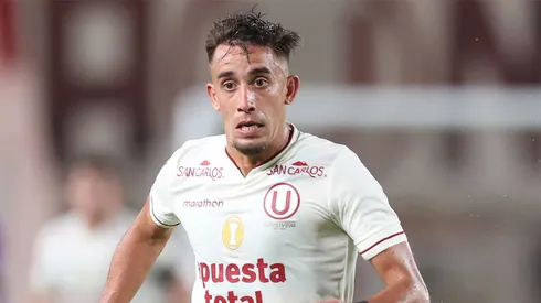 Martín Pérez Guedes jugando en Universitario.