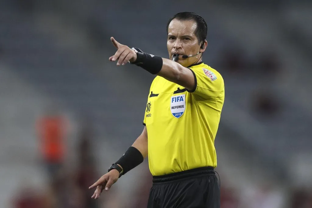 Carlos Orbe de Ecuador estará en el VAR. (Foto: GettyImages)