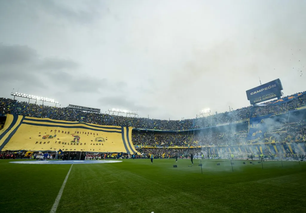 Los fanáticos de Boca Juniors colmando La Bombonera (Getty)