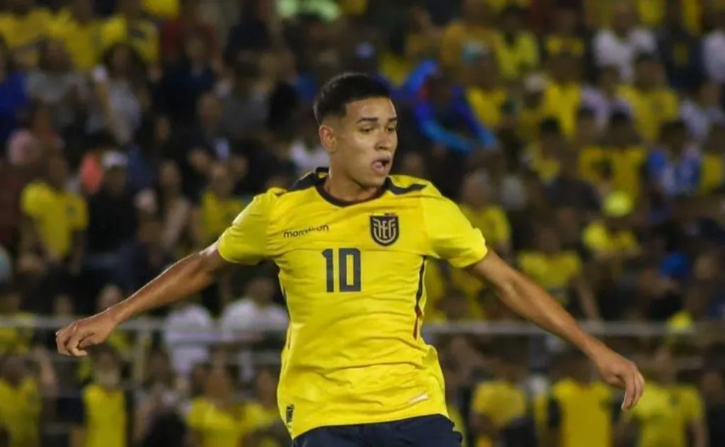 Kendry Páez fue adquirido por Chelsea a partir del 2025.