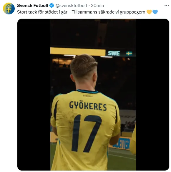 Viktor Gyokeres en el saludo con los aficionados suecos.