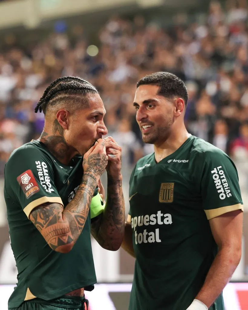 Paolo Guerrero firmó con Alianza Lima hasta el 2025.