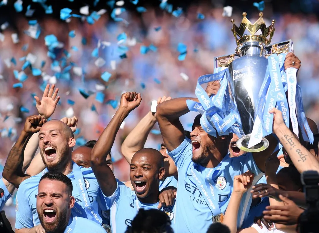 Manchester City en el festejo de la Premier League 2017/2018, la última que está bajo la lupa.