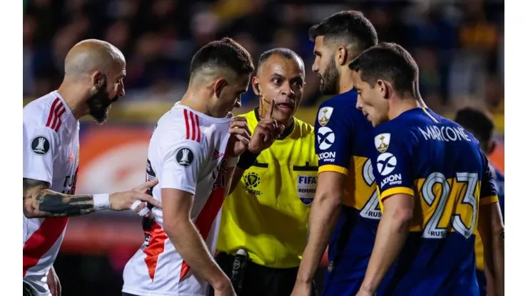Rafael Santos Borré, en el Superclásico por Copa Libertadores con River Plate.