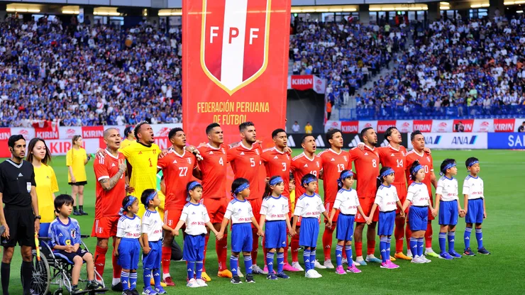 Futbolistas de Selección Peruana saludan a Agustín Lozano