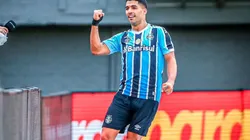 Luis Suárez en festejo de gol con Gremio.