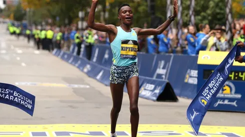 Diana Chemtai Kipyokei, ganadora del Maratón de Boston 2021; luego fue suspendida por doping
