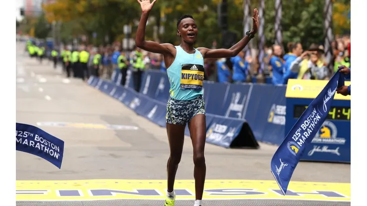 Diana Chemtai Kipyokei, ganadora del Maratón de Boston 2021; luego fue suspendida por doping