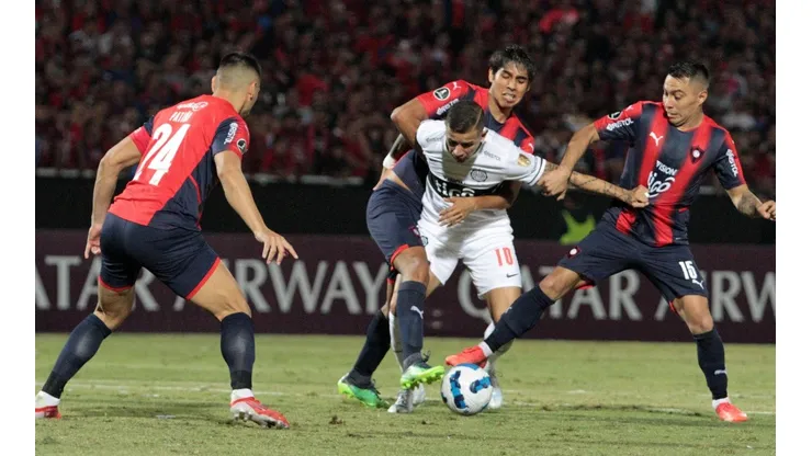 Cerro ante Olimpia en la Libertadores.