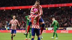 Morata y Griezmann celebran el segundo.