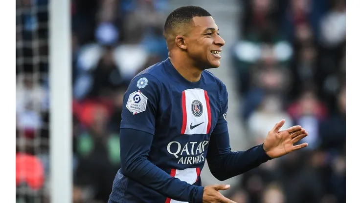 Kylian Mbappé volverá al once titular de PSG.