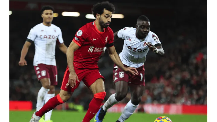Aston Villa y Liverpool se enfrentan en el reinicio de la Premier League