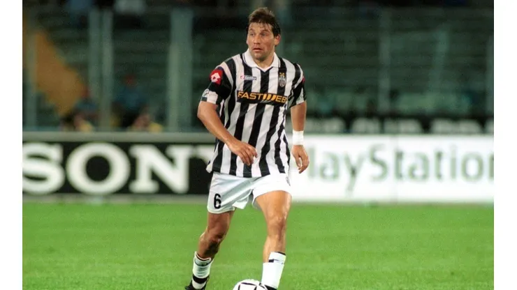Fabián O'Neill, en su paso por Juventus.