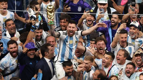 Lionel Messi levantó el trofeo para Argentina.