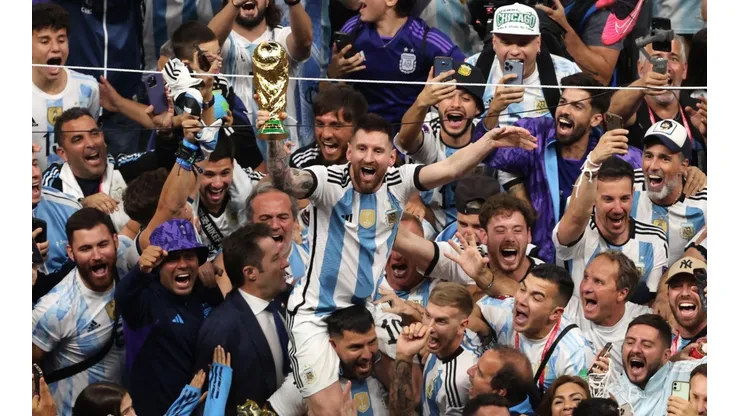 Lionel Messi levantó el trofeo para Argentina.