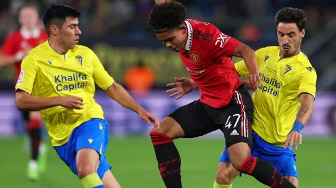 Manchester United en acción con Cádiz.
