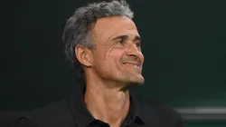 Luis Enrique mostró su faceta de cantante.