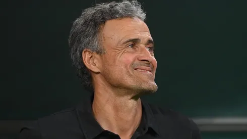 Luis Enrique mostró su faceta de cantante.